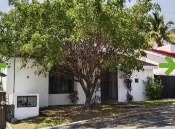 Casa de 3 habitaciones, Xochitepec · Venta Casa un Nivel Alberca y Seguridad Club de Golf Santa Fe, Xochitepec, Morelos, Cuernavaca