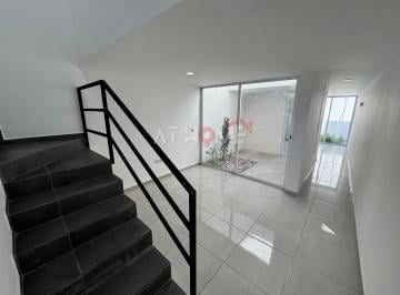 Casa de 3 habitaciones, Puebla · Casa en Venta con Jardín Central en Lares de San Alfonso | Seminueva