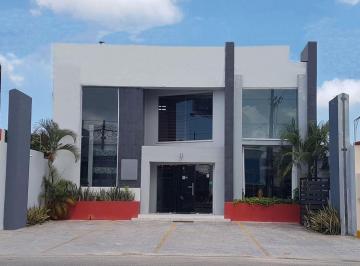 Local comercial · 754m² · 8 Recámaras · 10 Estacionamientos · Edificio Comercial en Huayacan