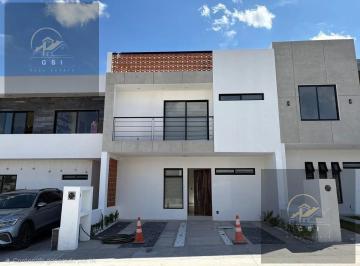 Casa · 178m² · 3 Recámaras · 2 Estacionamientos · Casa en Fraccionamiento Capital Sur