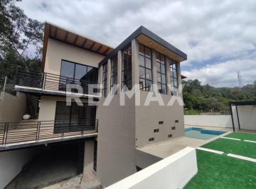 Casa · 5 Recámaras · 6 Estacionamientos · Casa en Venta, Valle de Bravo - (4)