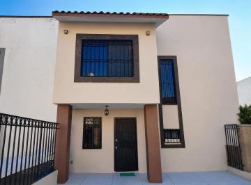 Casa · 108m² · 3 Recámaras · 2 Estacionamientos · Casa en Privada con Acceso Controlado en Villas de Guanajuato