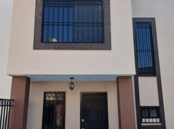 Casa · 108m² · 3 Recámaras · 2 Estacionamientos · Casa en Privada con Acceso Controlado en Villas de Guanajuato