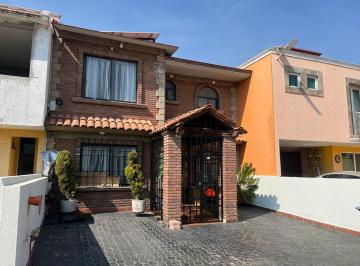 Casa · 174m² · 3 Recámaras · 2 Estacionamientos · Casa en El Carmen