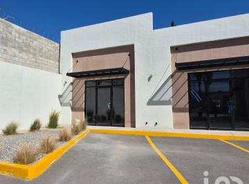 Local comercial · 43m² · 2 Recámaras · 1 Estacionamiento · Local en Renta Blvd Oscar Flores y Plutarco Elias