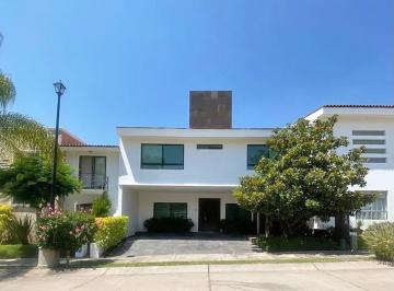 Casa en condominio de 4 habitaciones, Tlajomulco de Zúñiga · Casa en Venta en San Martin del Tajo