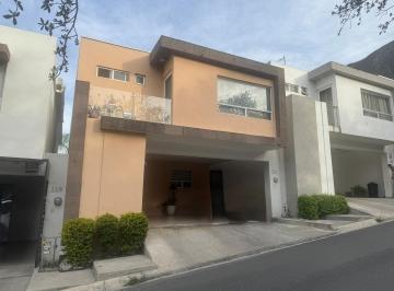 Casa · 201m² · 3 Recámaras · 2 Estacionamientos · Casa en Venta en Lomas del Vergel, Monterrey
