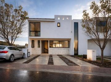 Casa de 3 habitaciones, El Marqués · Casa en Venta en Ciudad Maderas, 3 Recámaras, 2.5 Baños, Hermosa!