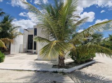 Casa · 137m² · 3 Recámaras · 2 Estacionamientos · Casa en Venta en Merida, Puerto Progreso, Completamente Amueblada, Habitacion en Planta Baja