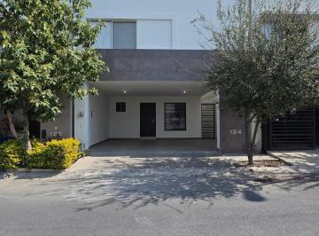 Casa · 3 Recámaras · 2 Estacionamientos · Casa en Fraccionamiento Montenova