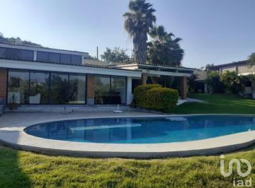 Casa · 800m² · 3 Recámaras · 5 Estacionamientos · Renta Casa Amueblada en La Bota con Salida Al Lago de Tequesquitengo