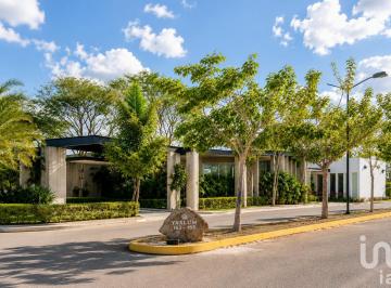 Terreno / Lote · 380m² · Terreno 380 m² en Conkal | Residencial con Casa Club | Acepta Todos Los Créditos | Entrega Inmediata