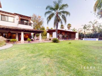 Casa en condominio de 4 habitaciones, Corregidora · Casa en Venta en Balvanera Polo & Country Club con Vista Al Campo de Golf, Corregidora, Querétaro