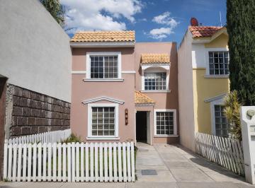 Casa · 132m² · 3 Recámaras · 1 Estacionamiento · Casa en Valle de Bellavista