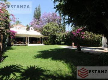 Casa · 500m² · 3 Recámaras · 4 Estacionamientos · Rancho Cortés Casa - Clave Cs569