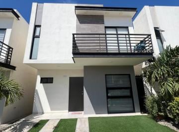 Casa · 3 Recámaras · 2 Estacionamientos · Casa en Hacienda del Seminario