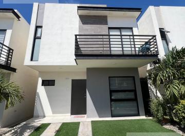 Casa · 3 Recámaras · 2 Estacionamientos · Casa en Hacienda del Seminario