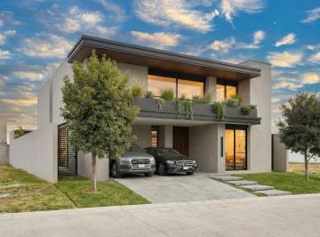 Casa · 417m² · 4 Recámaras · 4 Estacionamientos · Casa en Venta El Molino Residencial, León, Guanajuato