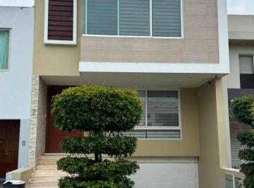 Casa de 3 habitaciones, Zapopan · Casa en Venta en La Cima, Coto H