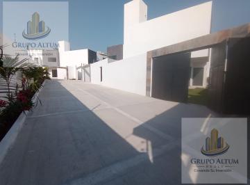 Casa · 170m² · 2 Estacionamientos · Casa Nueva en Lomas de Trujillo