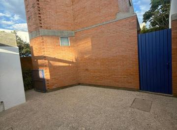 Casa · 110m² · 1 Recámara · 2 Estacionamientos · Casa Centrica en Renta o Venta