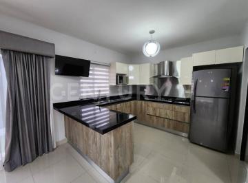 Casa · 160m² · 3 Recámaras · 2 Estacionamientos · Casa en Renta Amueblada en Katavia Residencial, Apodaca Nuevo Leon