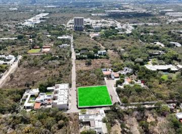 1 · Terreno en Venta con 2,000 m² en Esquina Temozon Norte Merida Yucatan