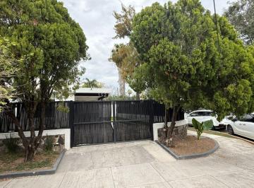 Casa de 4 habitaciones, Zapopan · Casa en Venta en Chapalita Remodelada