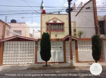 Casa de 4 habitaciones, Benito Juárez · Casa en Renta | 4 Recámaras + 3 Estacionamientos | Vértiz Narvarte