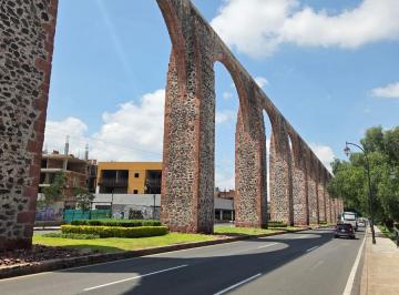 Casa · 250m² · 3 Recámaras · 4 Estacionamientos · Venta de Hermosa Casa en Col. Carretas, Queretaro.