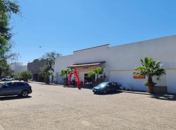 Local comercial · 1028m² · 72 Estacionamientos · Local en Renta Plaza Hacienda El Pedregal, Blvd. Vicente Valtierra y Blvd. Delta