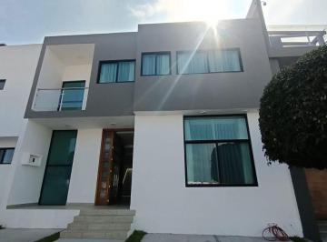 Casa de 3 habitaciones, Corregidora · Casa en Venta en Real del Bosque Qro