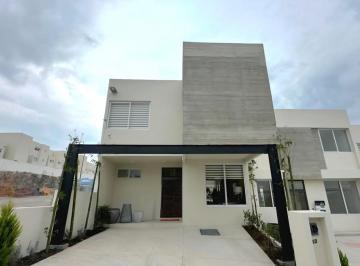 Casa · 169m² · 3 Recámaras · 2 Estacionamientos · Casa en Fraccionamiento Zibatá