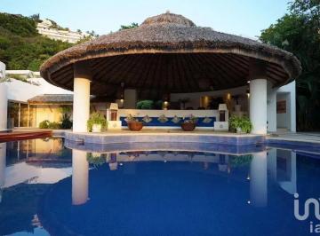 Casa · 1000m² · 6 Recámaras · 4 Estacionamientos · Vistas de Revista, Vida de Lujo: Casa en Venta en Las Brisas, Acapulco.