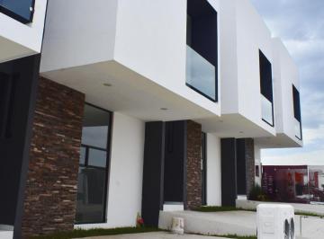 Casa · 96m² · 3 Recámaras · 2 Estacionamientos · Casas en Venta Coto Privado Zona Altozano Morelia