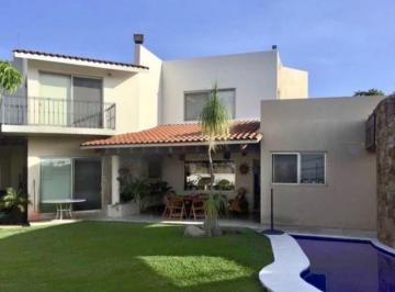 Casa · 382m² · 3 Recámaras · 3 Estacionamientos · Casa en Venta en Vista Hermosa