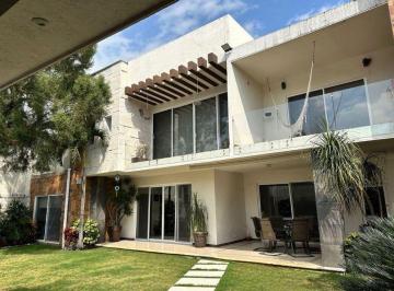 Casa · 450m² · 4 Recámaras · 2 Estacionamientos · Casa en Venta en Lomas del Sol