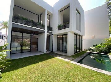 Casa · 325m² · 4 Recámaras · 3 Estacionamientos · Casa en Venta en Palmira