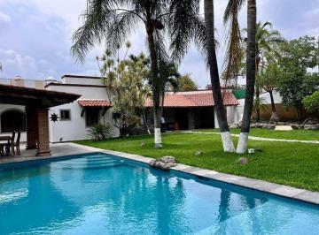 Casa · 563m² · 4 Recámaras · Casa en Venta en Rinconada Vista Hermosa