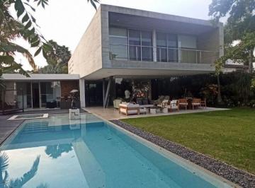 Casa · 850m² · 4 Recámaras · Casa en Venta en Vista Hermosa