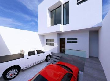 Casa · 160m² · 4 Recámaras · 2 Estacionamientos · Casa en Venta en Chapultepec