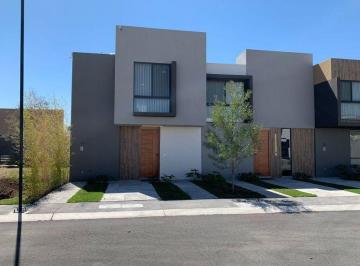 Casa · 106m² · 2 Recámaras · 1 Estacionamiento · Casa en Condominio en Venta en Zakia