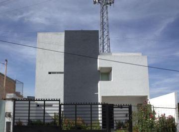 Casa · 140m² · 3 Recámaras · 3 Estacionamientos · Casa en Venta en San José Iturbide