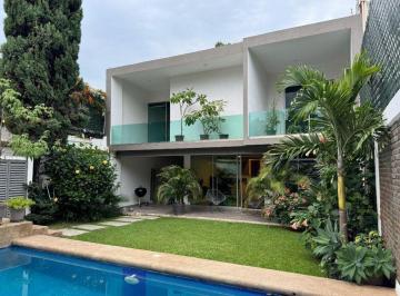 Casa · 230m² · 3 Recámaras · 2 Estacionamientos · Casa en Venta en Rinconada Vista Hermosa