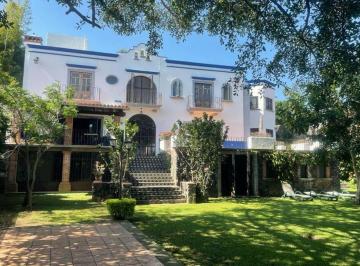Casa · 873m² · 6 Recámaras · Casa en Venta en Tetela del Monte