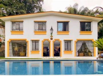 Casa · 329m² · 6 Recámaras · Casa en Venta en Rancho Cortes