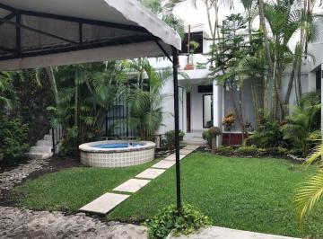 Casa · 250m² · 6 Recámaras · Casa en Venta en Lomas de Cuernavaca