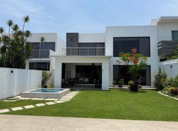 Casa · 4 Recámaras · Casa en Venta en Ampliación 3 de Mayo