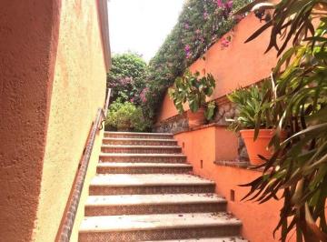 Casa · 565m² · 3 Recámaras · 3 Estacionamientos · Casa en Venta en Jardines de Acapatzingo