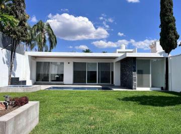 Casa · 389m² · 4 Recámaras · Casa en Venta en Rinconada Vista Hermosa